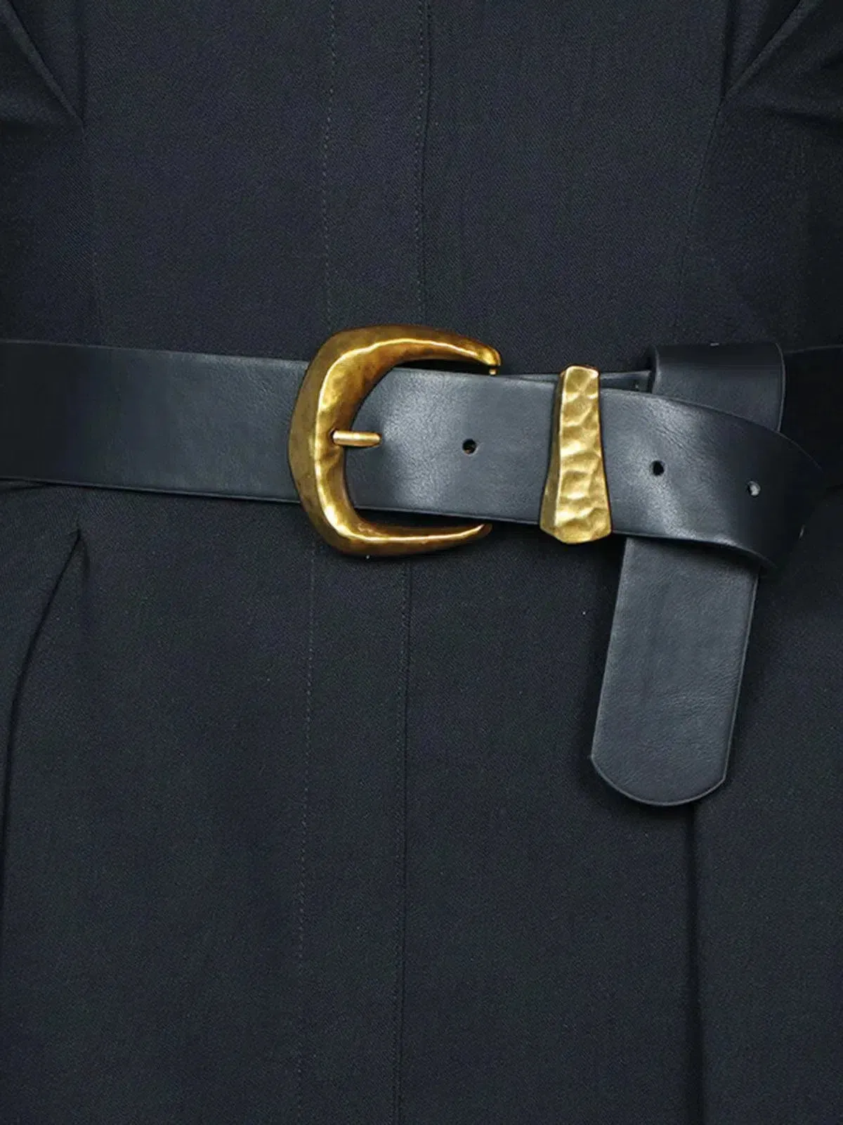 Calista – Sleek black finish – Faux leather belt