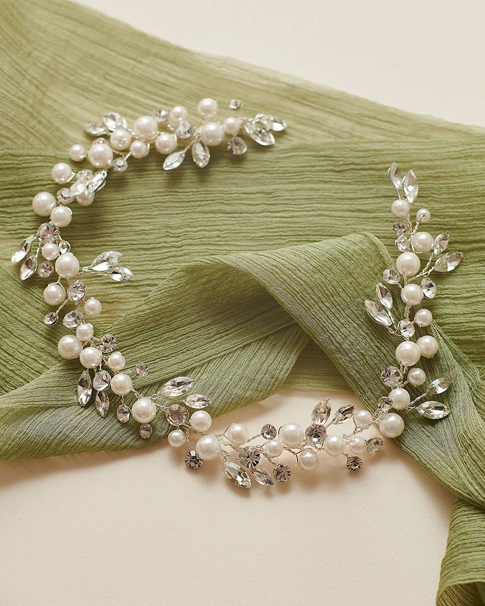 Emmy Pearl Hair Vine