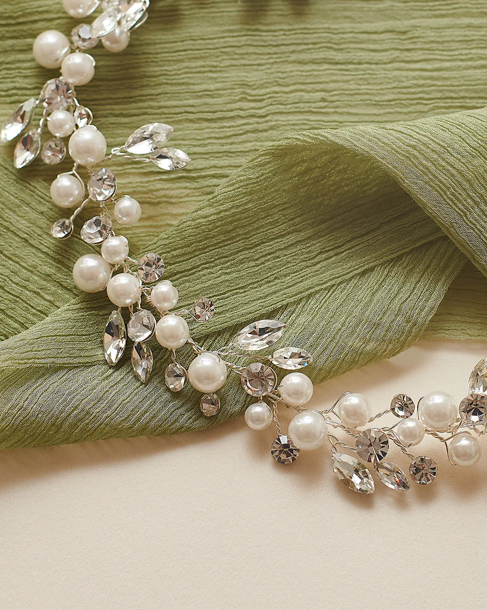 Emmy Pearl Hair Vine