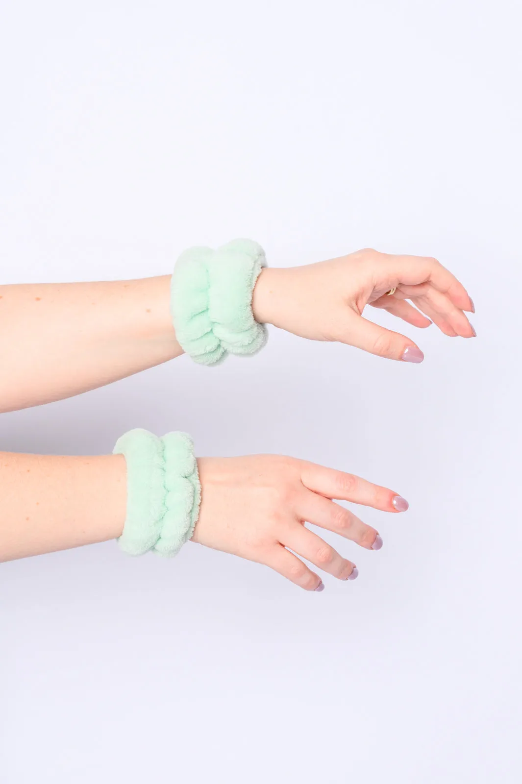 Lost in the Moment Headband and Wristband Set in Green - 11/15