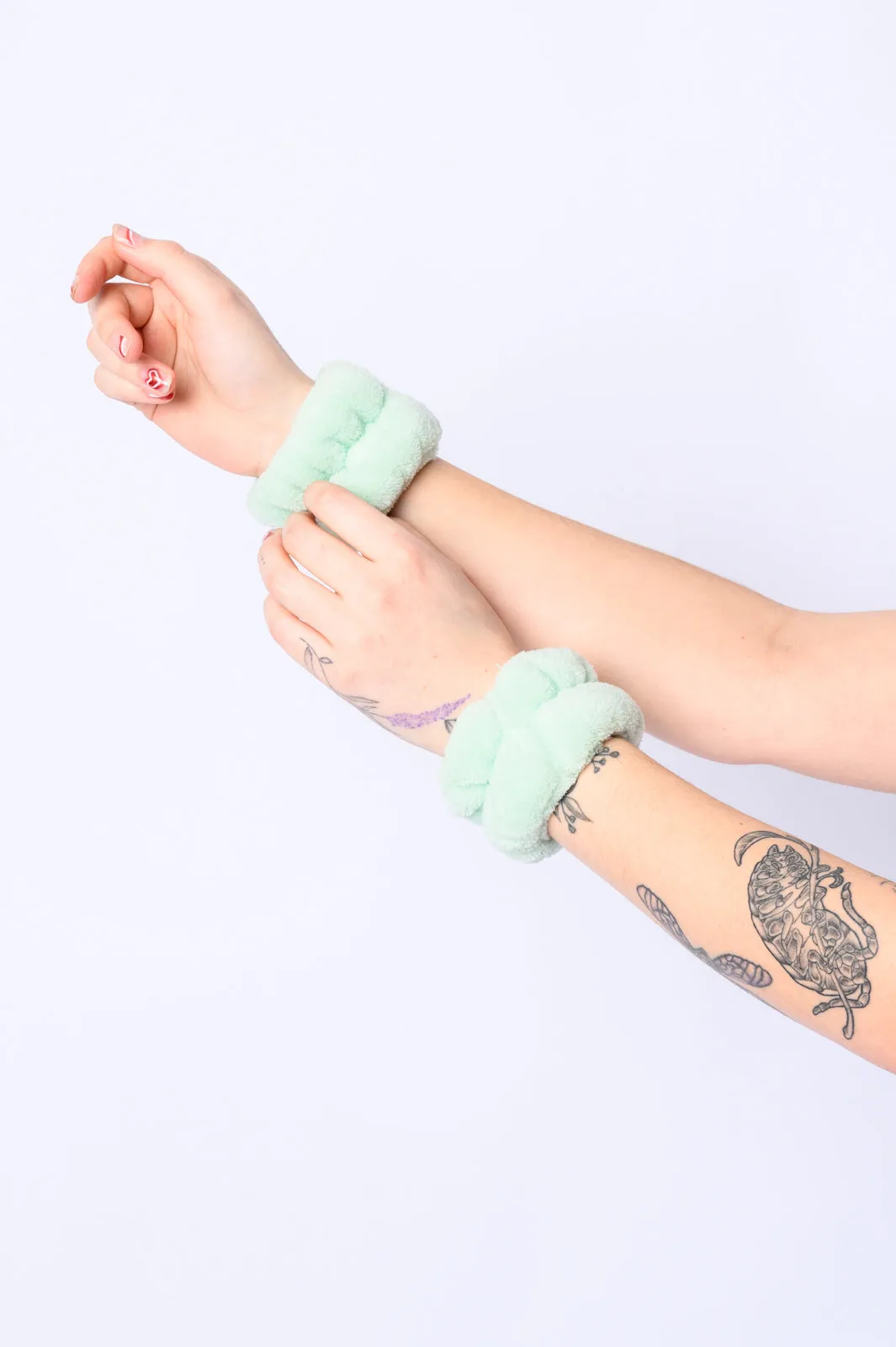Lost in the Moment Headband and Wristband Set in Green - 11/15