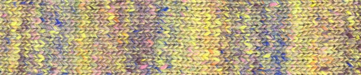 SHIFTING SANDS SHAWL KIT & TIMELESS NORO BOOKLET
