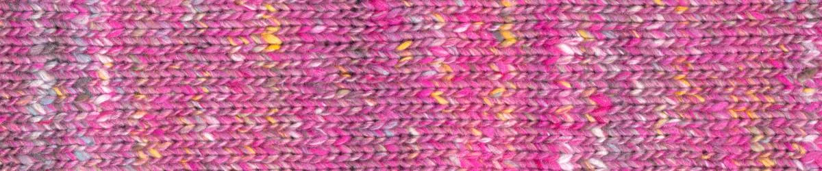 SHIFTING SANDS SHAWL KIT & TIMELESS NORO BOOKLET